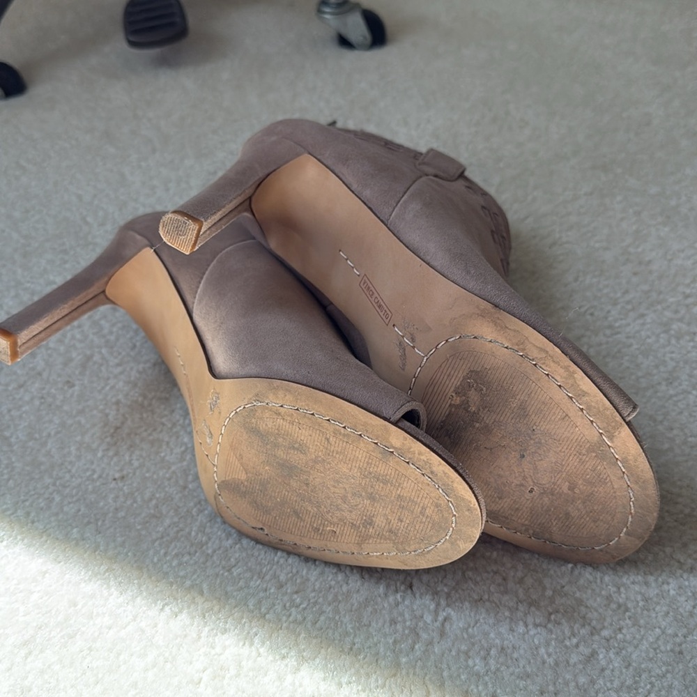 Vince Camuto Tan Women's Heeled Booties - Picture 5 of 10